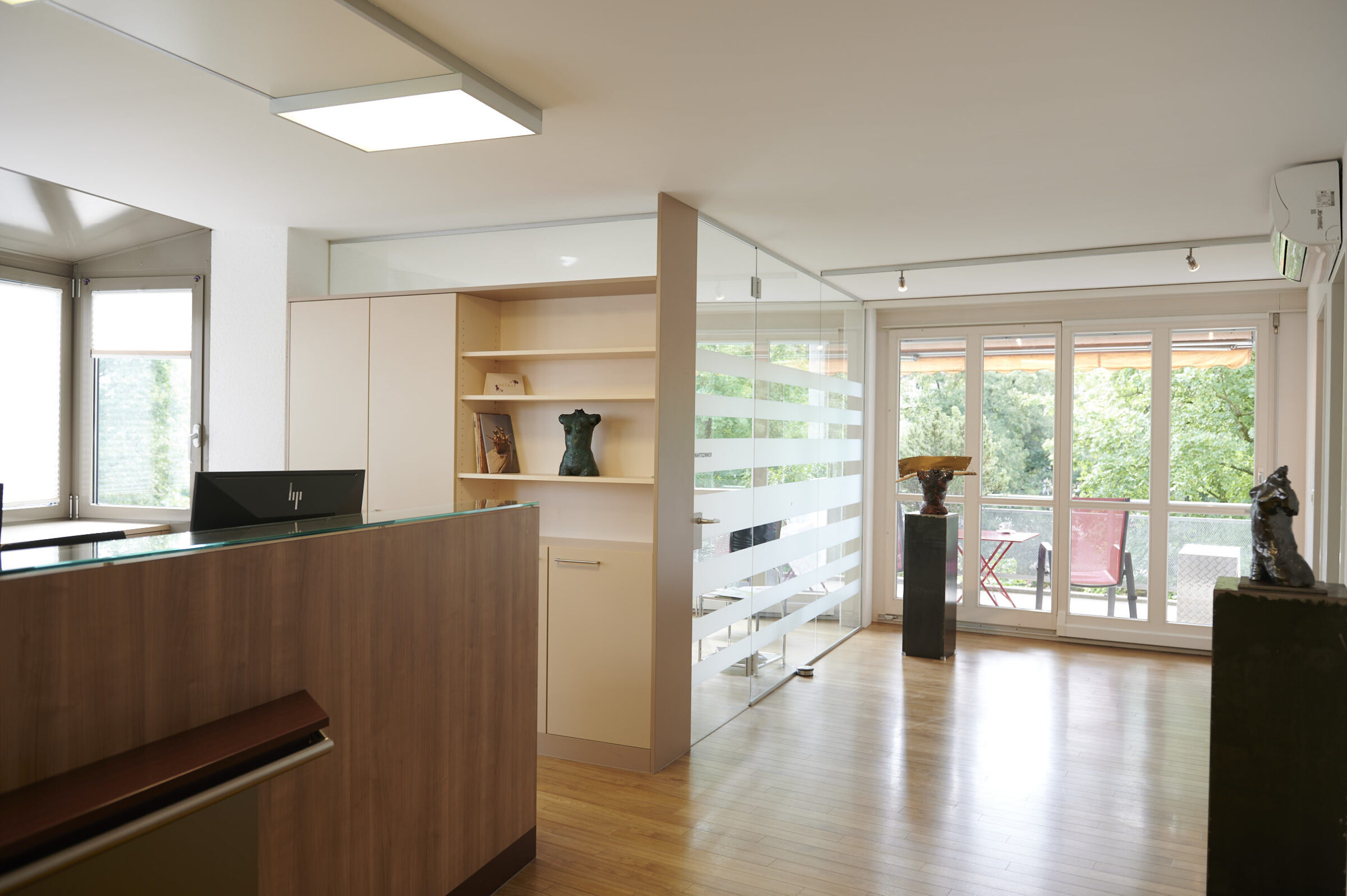 Haben Sie Blasen, Nieren, Prostata-Beschwerden? UROHEALTH / Urologie Frauenfeld, Dr. med. Anja Sauck, Telefon 052 721 39 46